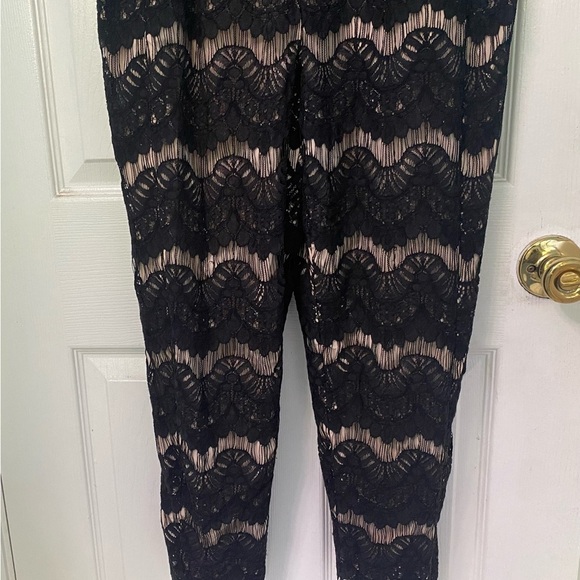 Tracy Reese Women's Black Lace Sleeveless Jumpsuit Romper V Neck Size 12 - Picture 2 of 9